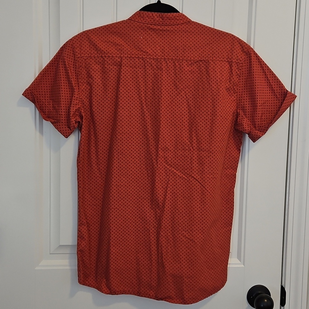 Men's Burnt Orange Micro Print Short Sleeve Shirt - Picture 2 of 5